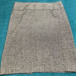 Banana Republic Women’s Gray/Black Skirt

Size 10